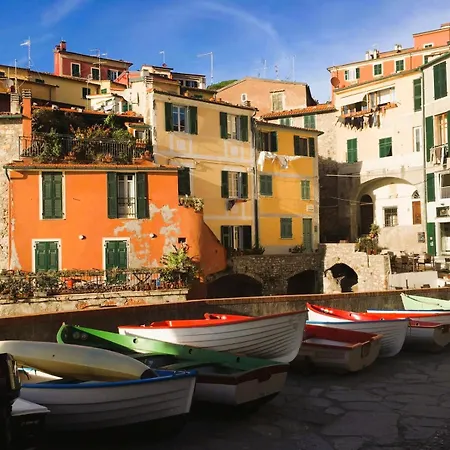5 Terre Gate