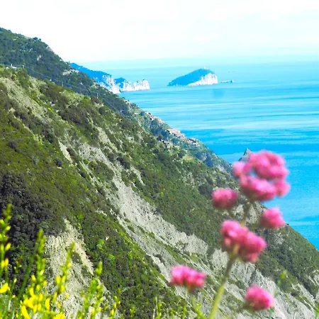 5 Terre Gate * Ла-Спеція