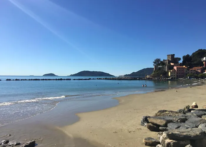 5 Terre Gate Apartment *